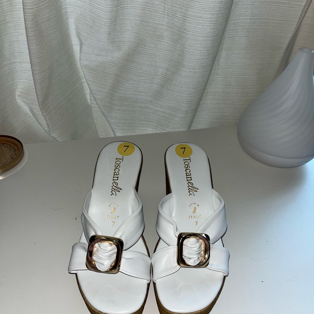 Toscanella White Women's Heels with Buckle